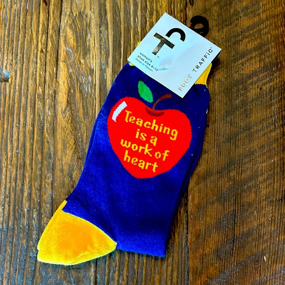 Teacher Gifts! Clipboard / Notepad Set & Socks NWT - Picture 5 of 8